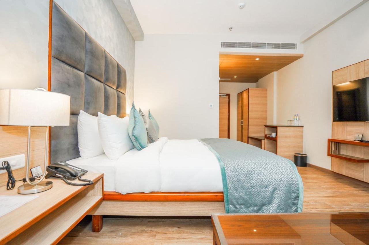 The Zenith - A Boutique Hotel By Hot Millions Mohali 外观 照片