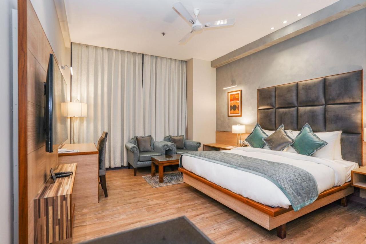 The Zenith - A Boutique Hotel By Hot Millions Mohali 外观 照片